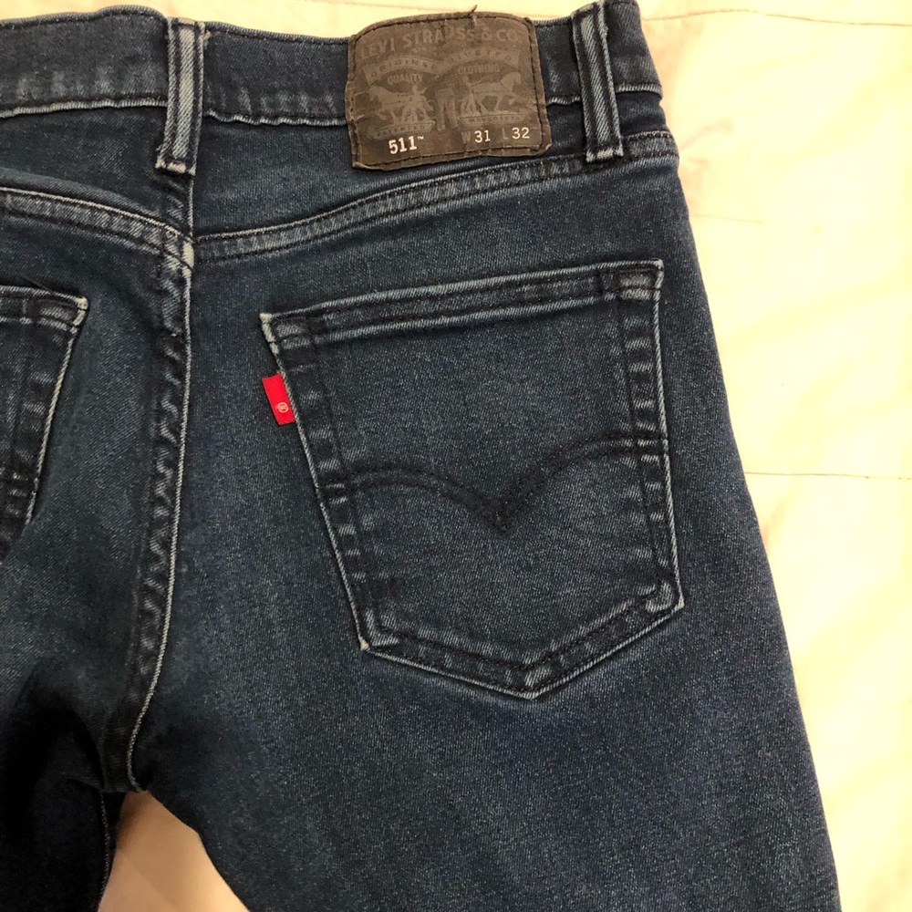 dark blue levi’s 511 jeans